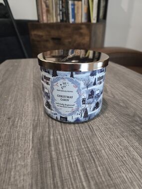 Bath & Body Works Blue Christmas Cabin 3-Wick Candle with Silver Lid